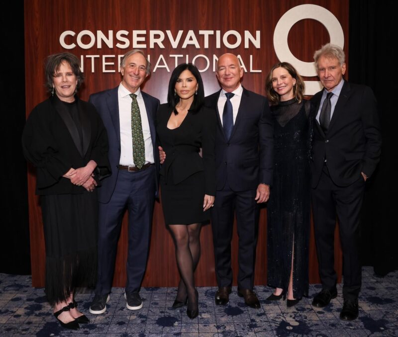 Lee Rhodes, Peter Seligmann, Lauren Sánchez, Jeff Bezos, Calista Flockhart and Harrison Ford at the Conservation International 2024 Gala